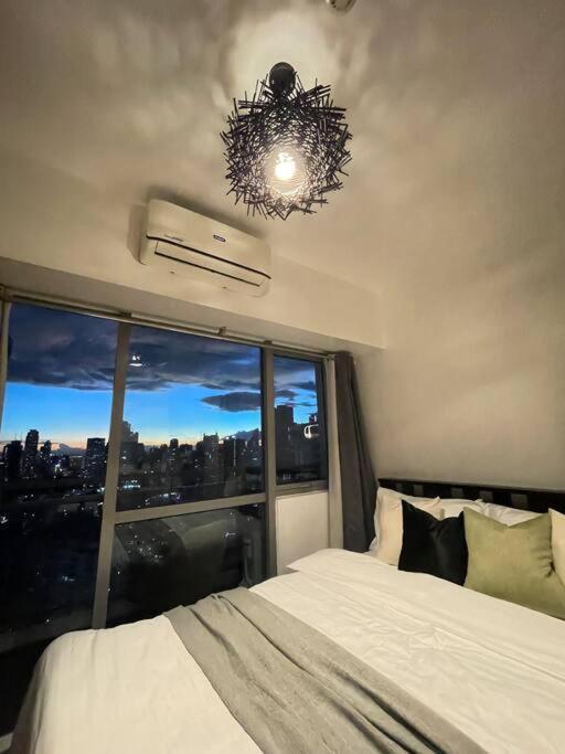 Апартаменты The Serene Escape Rockwell Makati City View 1Br Манила Экстерьер фото