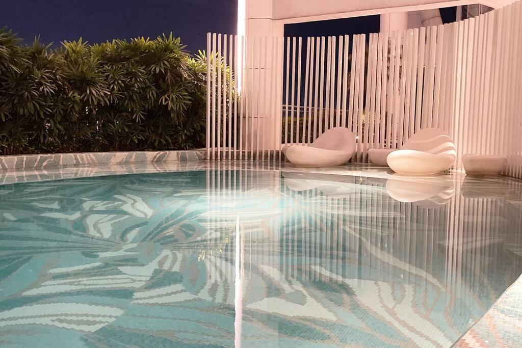 Апартаменты The Serene Escape Rockwell Makati City View 1Br Манила Экстерьер фото